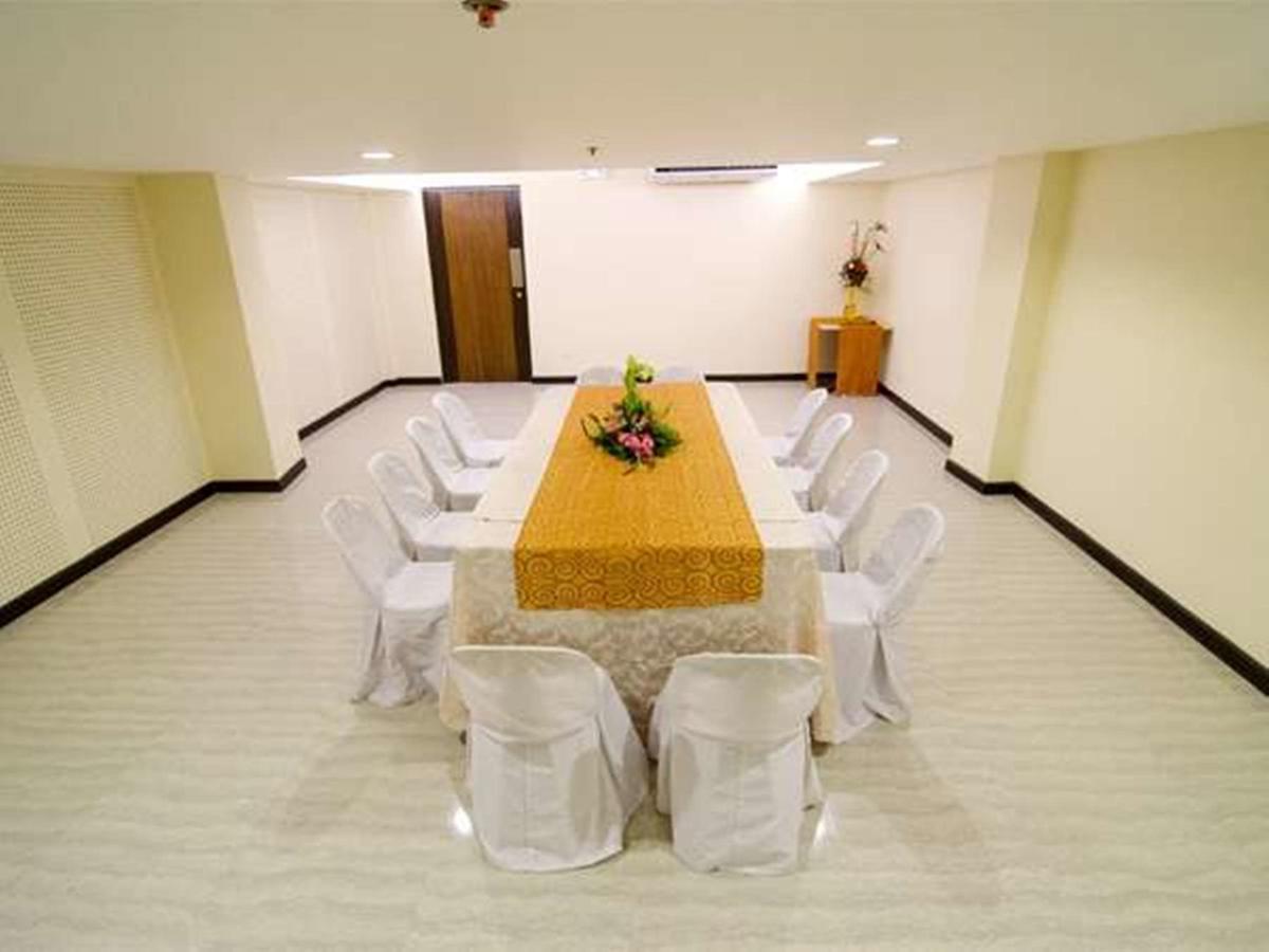 Madison Hotel Phl Iloilo City Bagian luar foto
