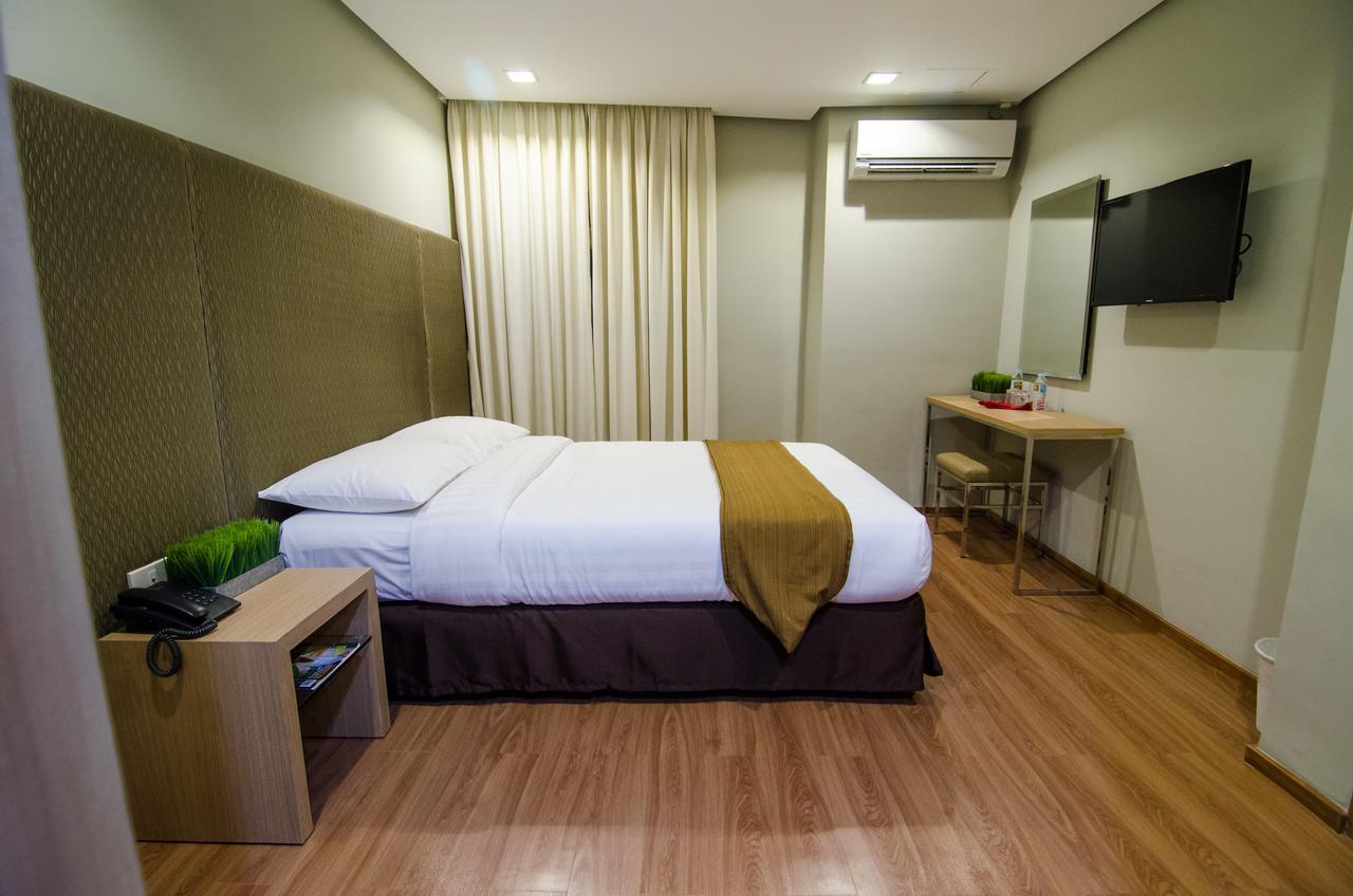 Madison Hotel Phl Iloilo City Bagian luar foto
