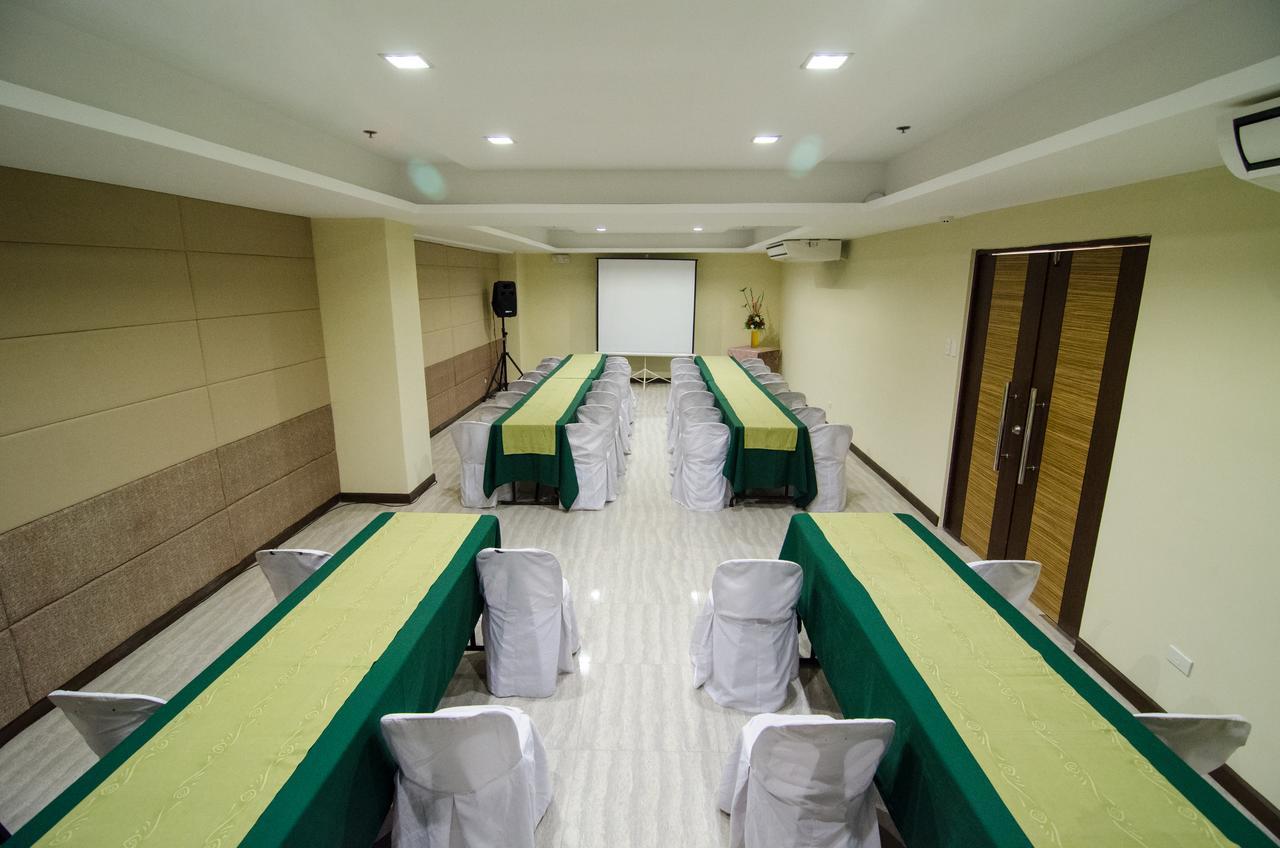 Madison Hotel Phl Iloilo City Bagian luar foto