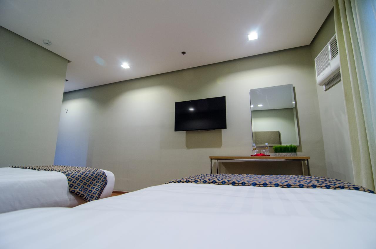 Madison Hotel Phl Iloilo City Bagian luar foto