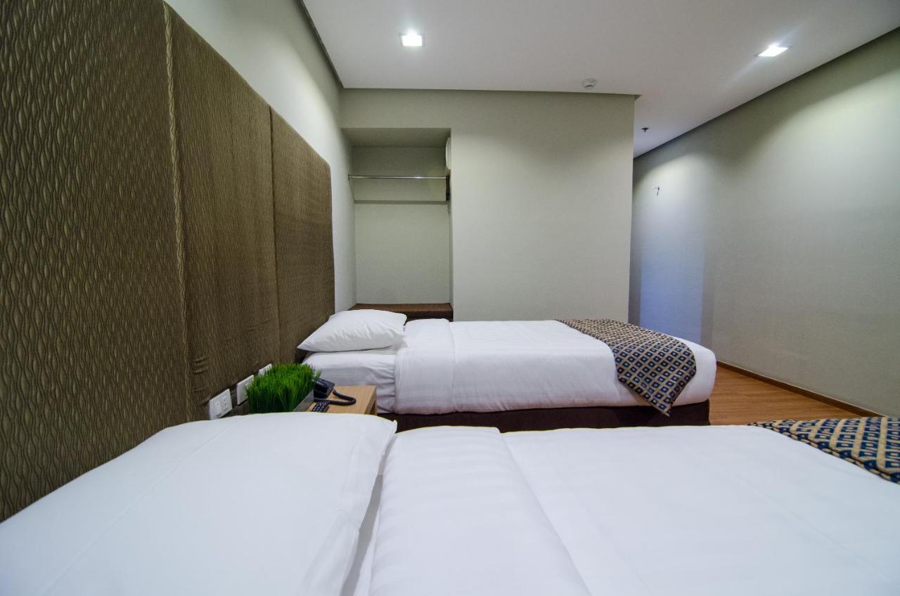 Madison Hotel Phl Iloilo City Bagian luar foto