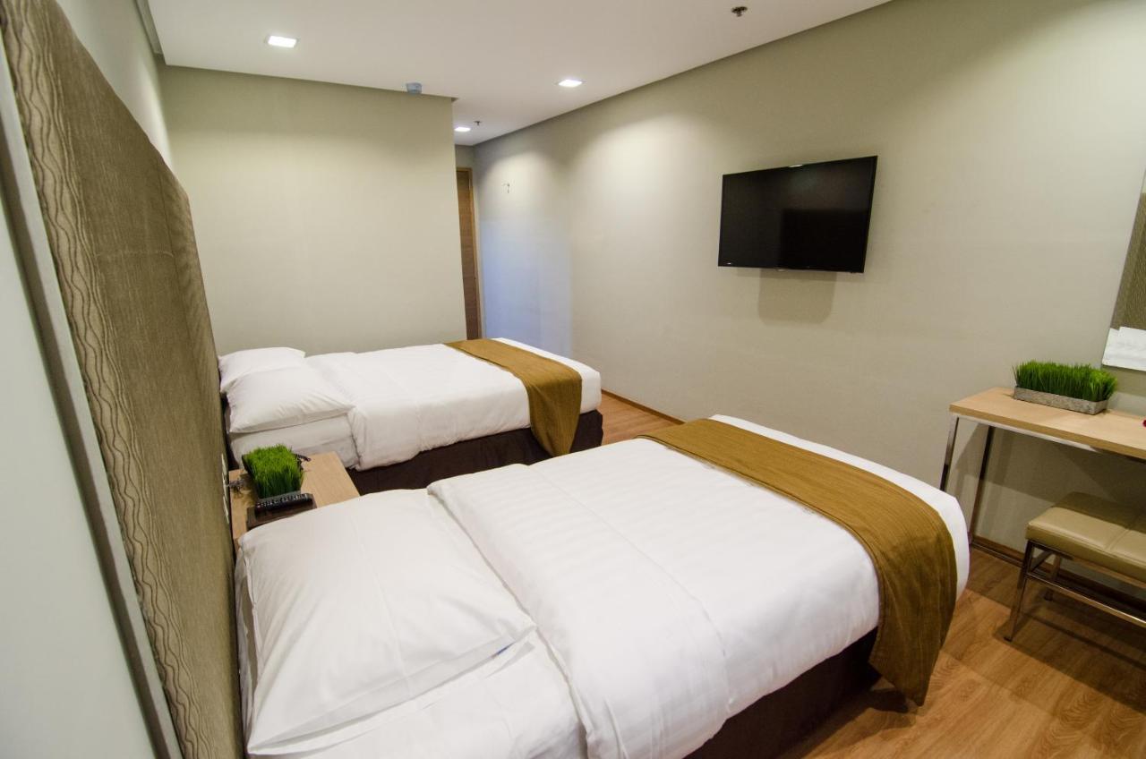 Madison Hotel Phl Iloilo City Bagian luar foto